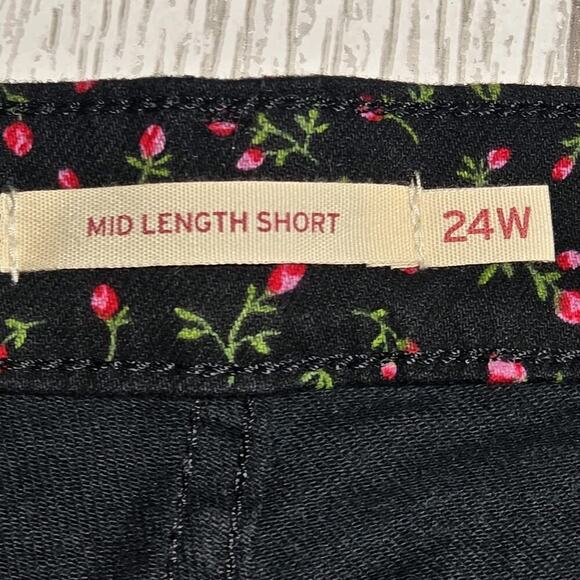 Levi's Shorts Women's Size 24W Black Denim Floral Mid Length Stretch Mid Rise - Picture 3 of 7